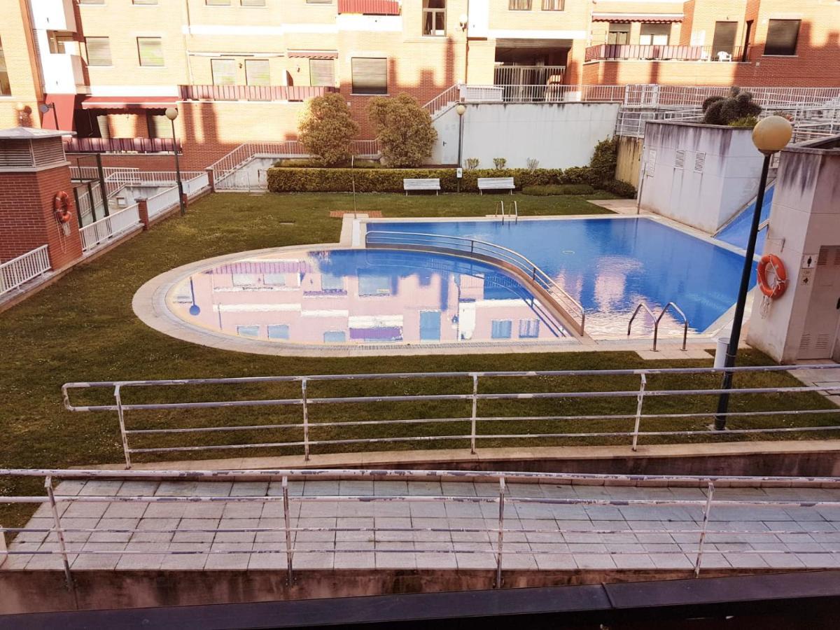 Coqueto Con Garaje Y Piscina A 8' Playa Brazomar * Castro Urdiales